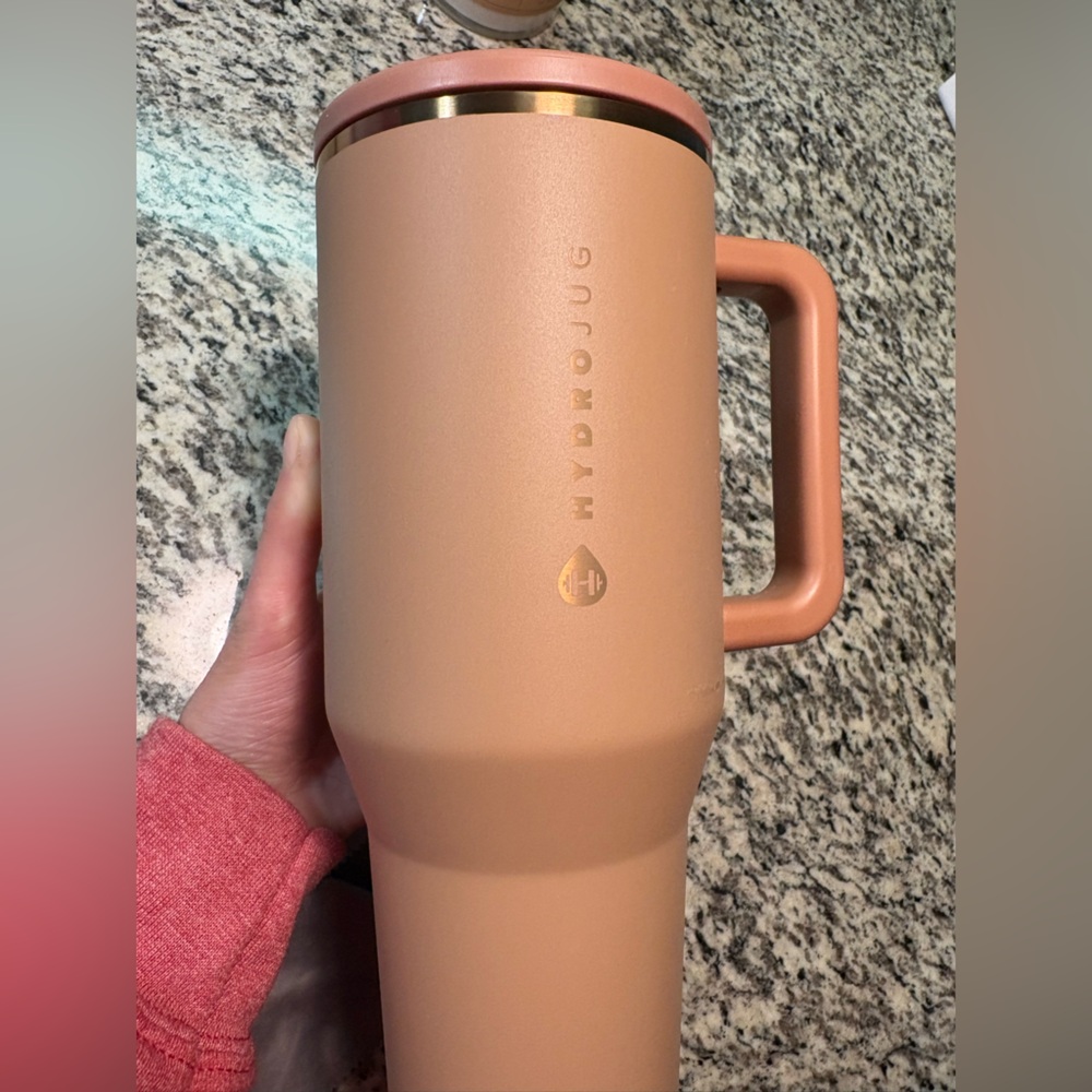HydroJug Camel color 32oz traveler